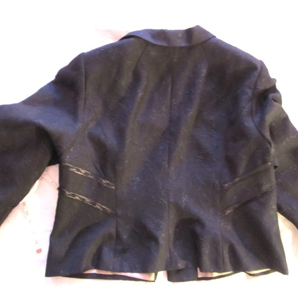 London Times black business suit ( size 20) - Picture 7 of 7